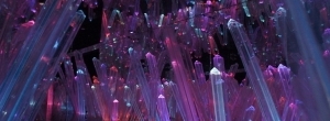 亚洲第一40吨大型水晶透明雕塑群