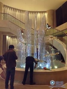 超大型水晶透明雕塑幕墙施工现场