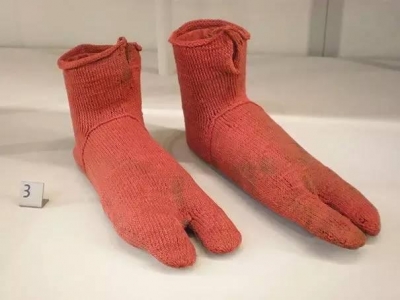 2500年前的袜子，埃及羊毛袜，发现于19世纪
